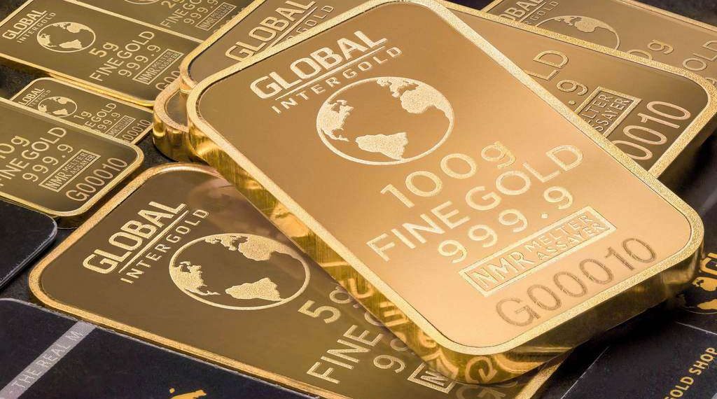 gold bars close